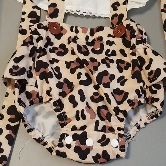 12 month Leopard Print romper NEW - Picture 2 of 3